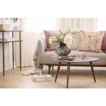 Sidebord Yana i rosa og beige stue