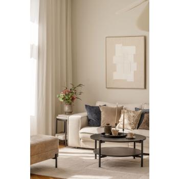 stue pyntet i blå og beige toner