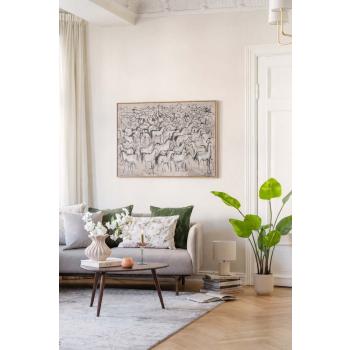 Veggbilde Bridle hengende over sofa i stue stylet i grønne og hvite toner