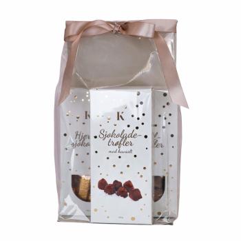 Sjokolade, mandler og trøfler i gavepakke