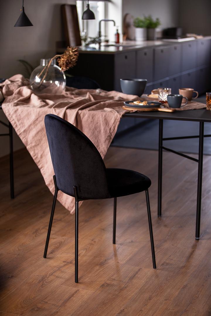 Noa velurstol sort | Kremmerhuset Noa velurstol kanelbrun | Kremmerhuset i 2020 | Stol, Krakk